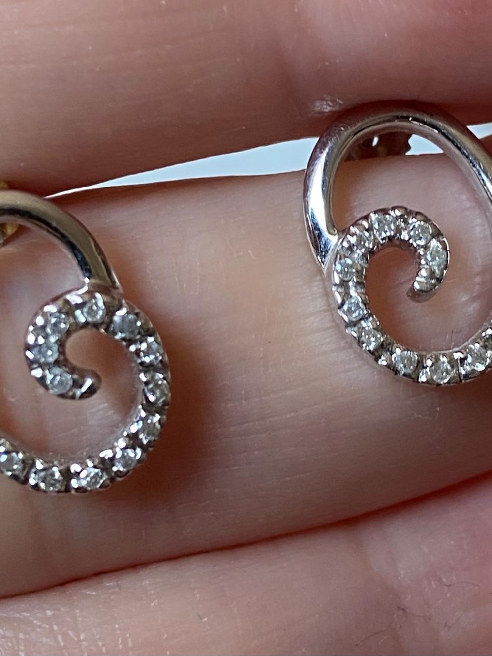 1/3 carat diamonds 10k white gold Spiral Stud Earrings